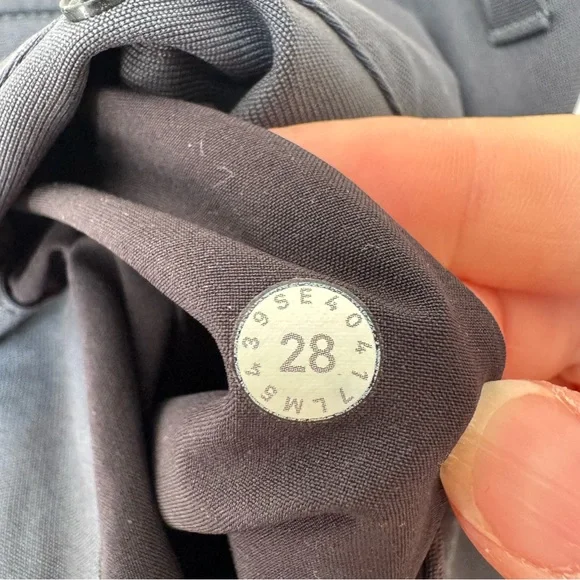 Lululemon Commission Pant Slim *Warpstreme 34"
Black - Picture 10 of 10